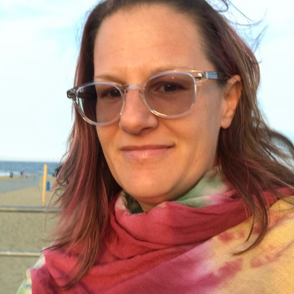 Meet your Posher, Katie - Picture 3 of 3